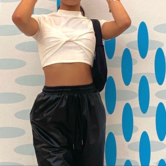 White crop top - Picture 2 of 2